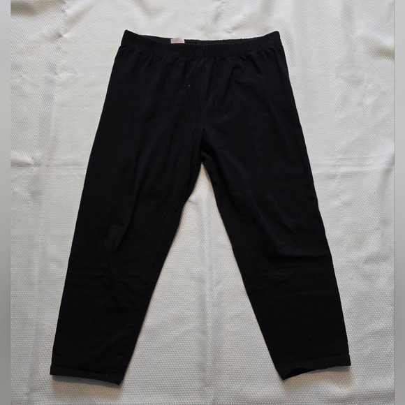 Women's Capri Leggings - Picture 1 of 2